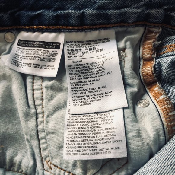 Levi denim shorts - Size W28 - Picture 4 of 6